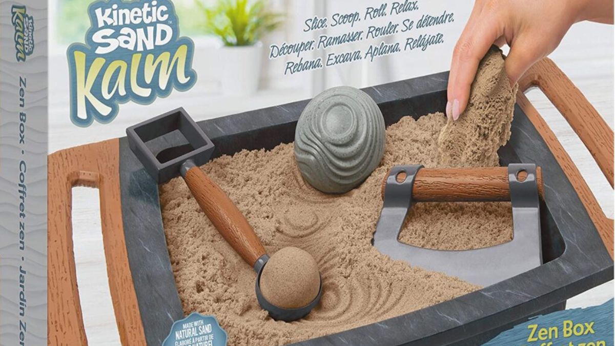 kinetic-sand holiday celebrations